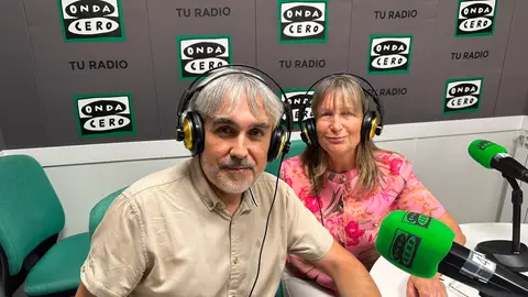 El director de la Escuela municipal de Música, Antonio Civera, con Ángeles Polo PASARELA