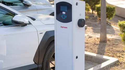 L'Alfàs instala dos nuevos puntos de recarga para vehículos eléctricos con fondos europeos NextGenerationEU L'Alfàs instala dos nuevos puntos de recarga para vehículos eléctricos con fondos europeos NextGenerationEU