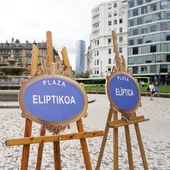 La plaza Federico Moyua de Bilbao pasa a llamarse Plaza Elíptica La plaza Federico Moyua de Bilbao pasa a llamarse Plaza Elíptica