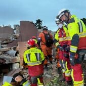 Bomberos de Diputación de Badajoz intensifican labores de rescate con la esperanza de encontrar a gente viva