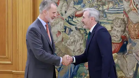 El palacio de la Zarzuela ha acogido este encuentro entre el rey Felipe VI y el presidente Azcón El palacio de la Zarzuela ha acogido este encuentro entre el rey Felipe VI y el presidente Azcón