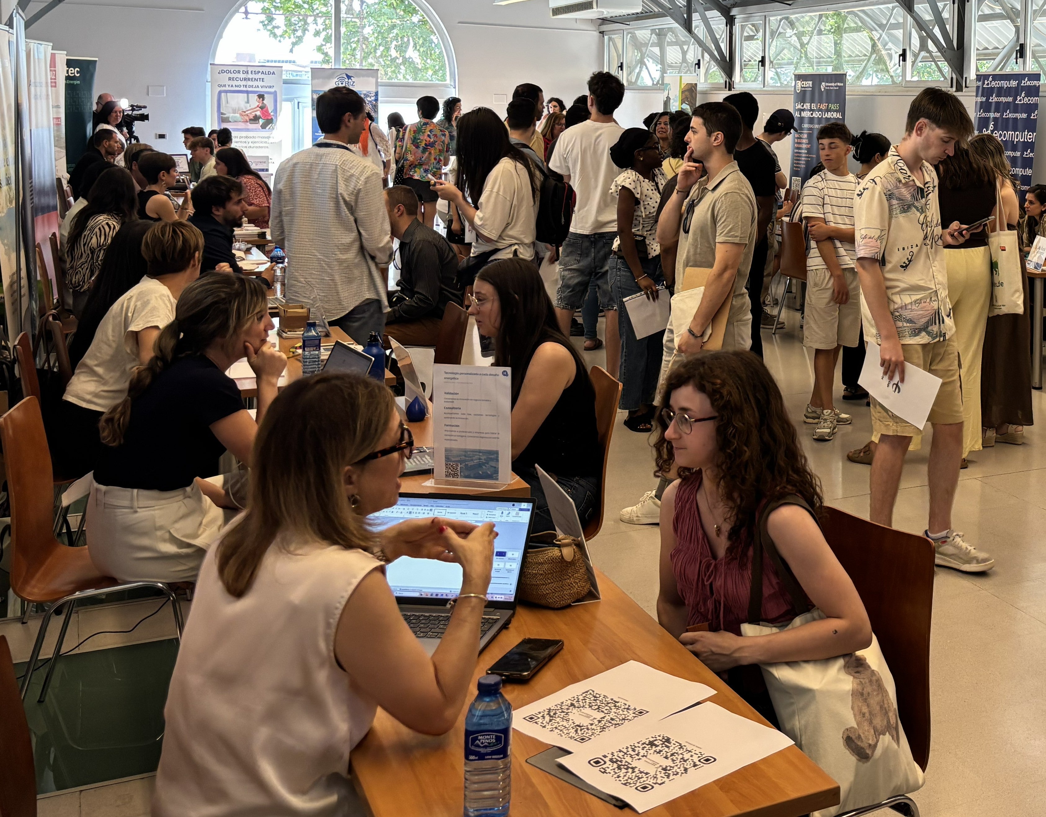 Más de 80 jóvenes y 29 empresas participan en “Imaginando futuros en la provincia” Más de 80 jóvenes y 29 empresas participan en “Imaginando futuros en la provincia”