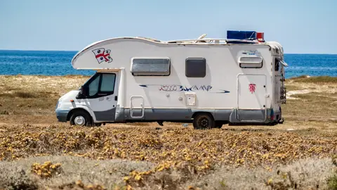 Las multas por aparcar en autocaravana junto a una playa: normativa y sanciones para acampar en España Las multas por aparcar en autocaravana junto a una playa: normativa y sanciones para acampar en España