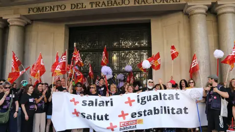 Les treballadores de la neteja denuncien la precarietat laboral que pateixen Les treballadores de la neteja denuncien la precarietat laboral que pateixen