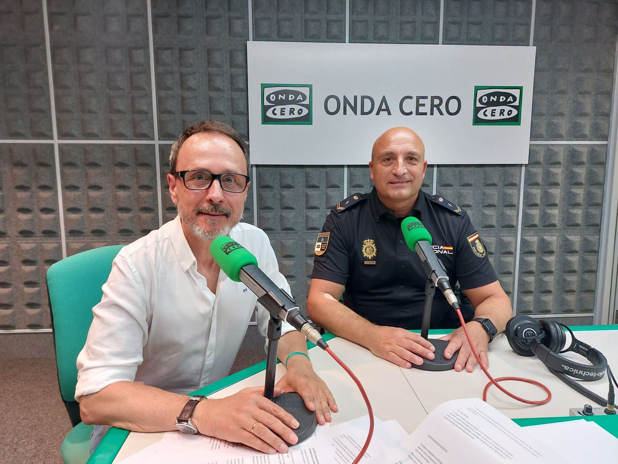 José López, Policía Nacional que salvó la vida a un hombre en Santiago: "Es una gran satisfacción y un orgullo personal ayudar a los demás, y en este caso, salvar la vida a una persona" José López, Policía Nacional que salvó la vida a un hombre en Santiago: "Es una gran satisfacción y un orgullo personal ayudar a los demás, y en este caso, salvar la vida a una persona"