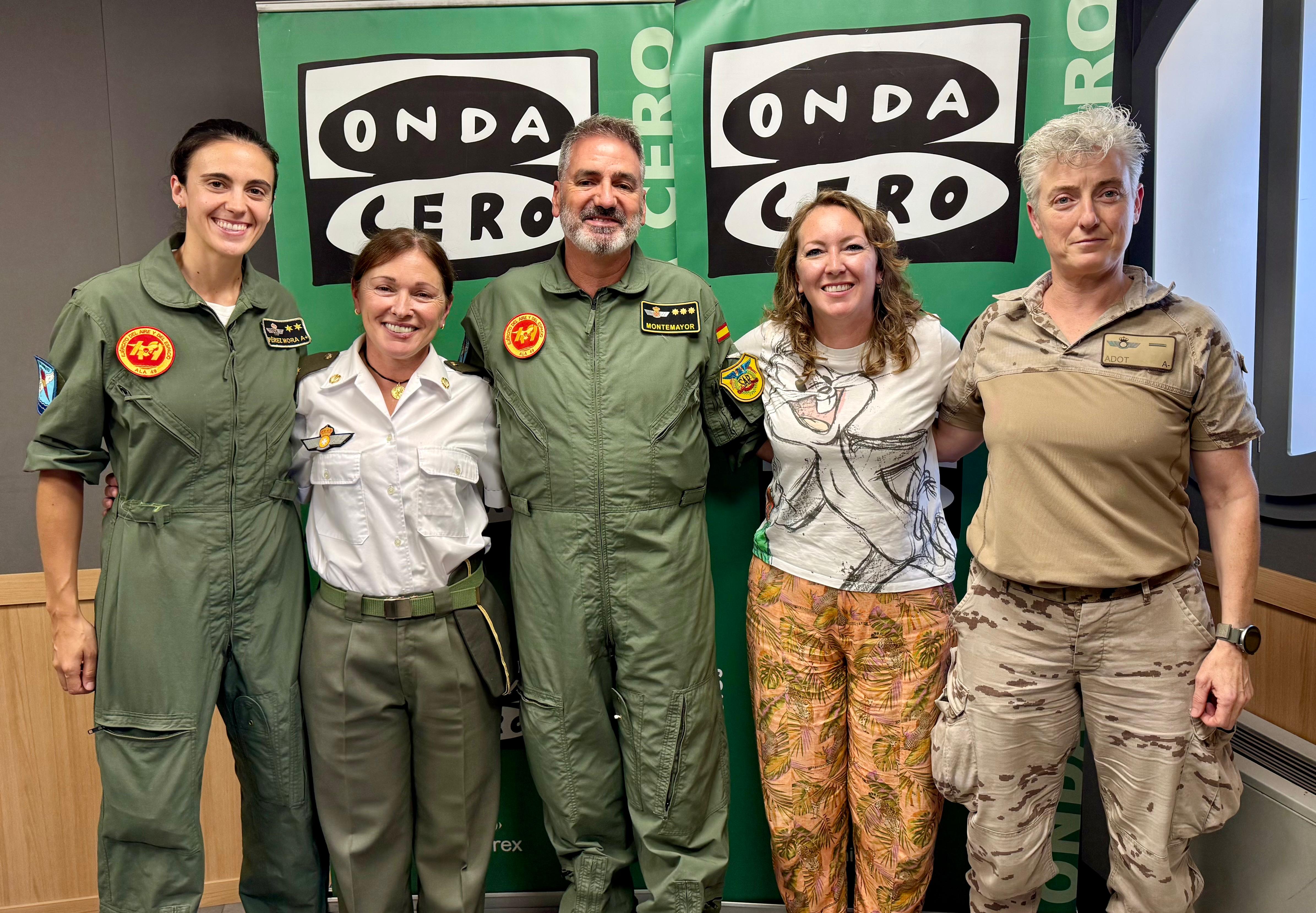 Mujeres que vuelan, rescatan y lideran: el papel femenino gana peso en la Base Aérea de Son Sant Joan en Palma Mujeres que vuelan, rescatan y lideran: el papel femenino gana peso en la Base Aérea de Son Sant Joan en Palma