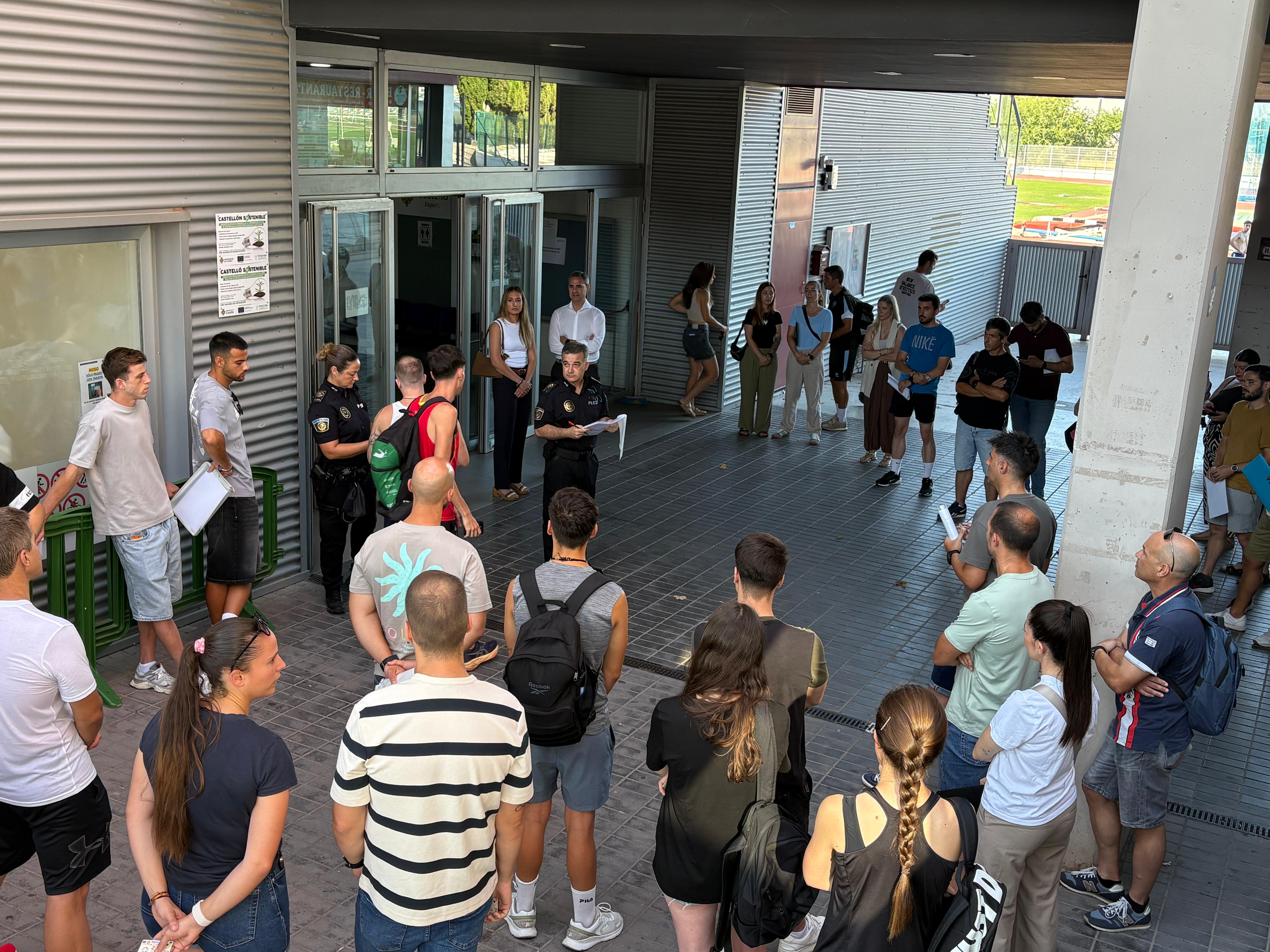 Más de 500 aspirantes optan a 15 plazas de la Policía Local de Castellón Más de 500 aspirantes optan a 15 plazas de la Policía Local de Castellón