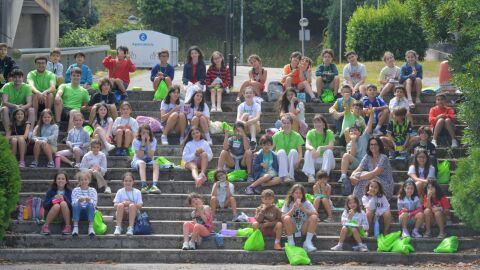 Participantes no campamento STEM de Inform&aacute;tica para sementar vocaci&oacute;ns cient&iacute;ficas dos pequenos e pequenas