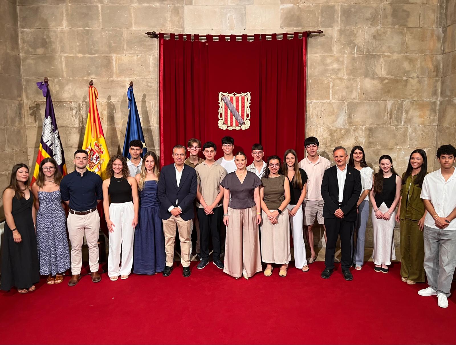 La nota más alta de Baleares en las PAU (13’87 sobre 14) agradece su resultado "a la educación pública, gratuita y en catalán" La nota más alta de Baleares en las PAU (13’87 sobre 14) agradece su resultado "a la educación pública, gratuita y en catalán"