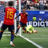 Pedro Porro celebra el segundo gol ante Austria