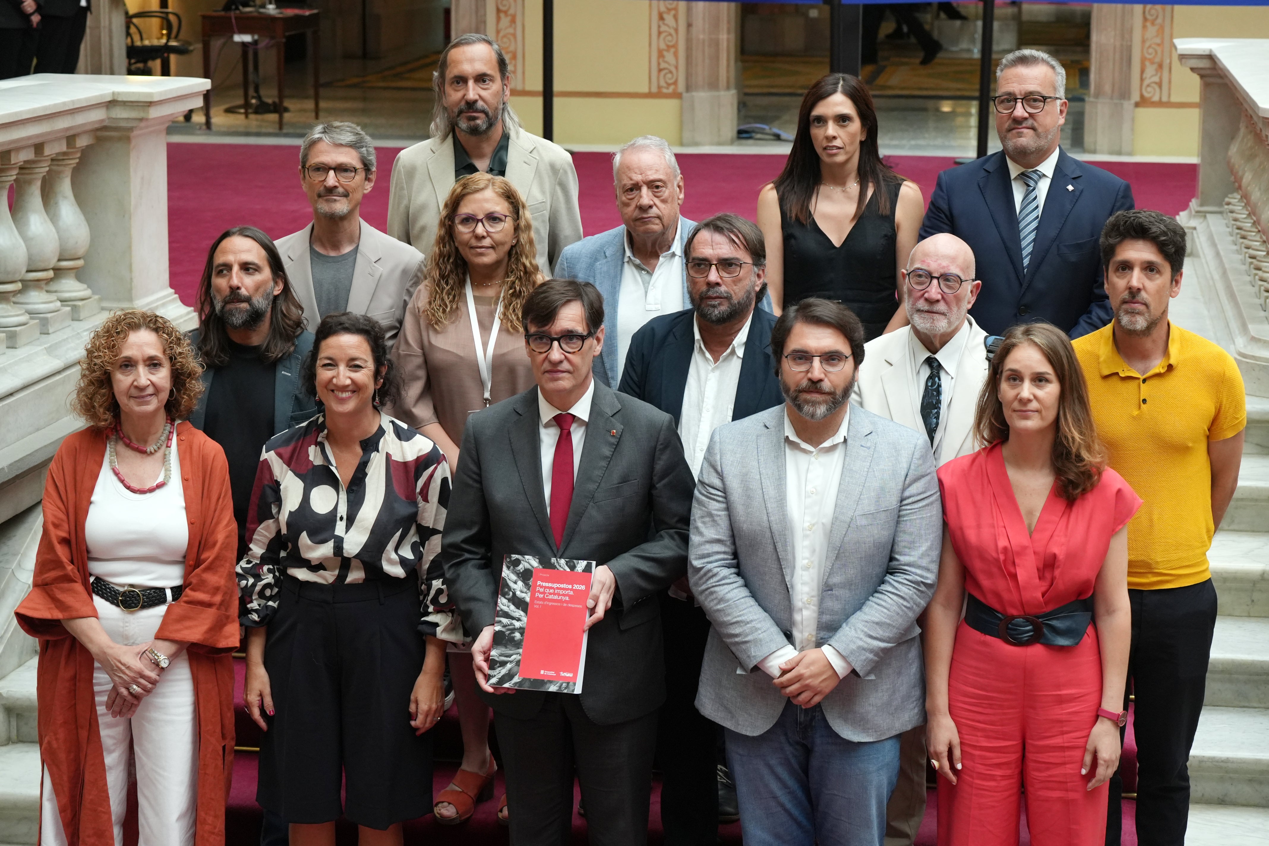 El Govern d’Illa aprova els primers pressupostos de la legislatura amb el suport d’ERC i els Comuns El Govern d’Illa aprova els primers pressupostos de la legislatura amb el suport d’ERC i els Comuns