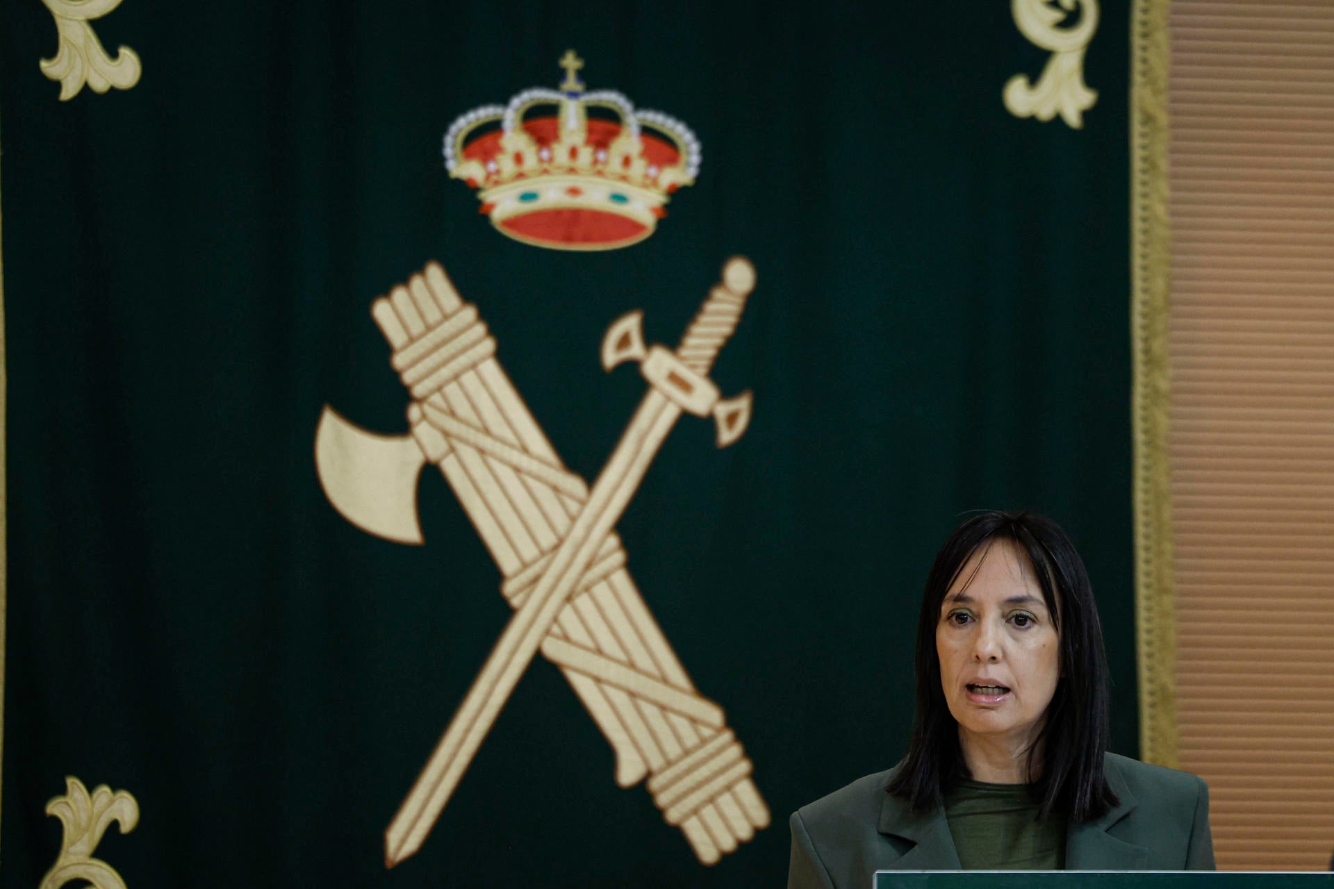 Tertulia: La directora de los "tres cafés" y el casamiento de Juanma con Vox