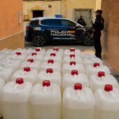 Tres detenidos en Almería con 3.750 litros de gasolina destinados al 'petaqueo' de narcolanchas