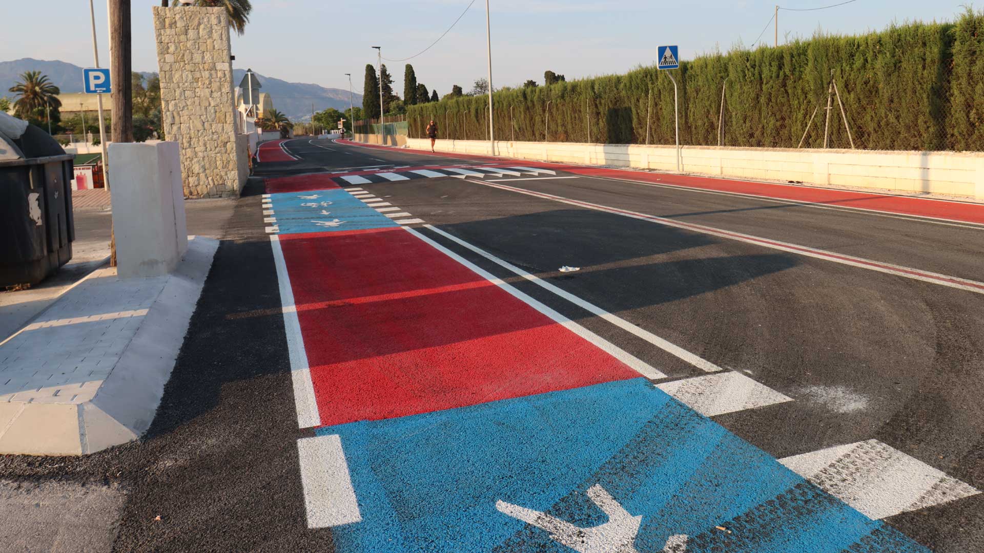 Benidorm reabre al tráfico rodado la avenida del Albir tras acabar las obras para duplicar el carril bici y mejorar la seguridad vial Benidorm reabre al tráfico rodado la avenida del Albir tras acabar las obras para duplicar el carril bici y mejorar la seguridad vial