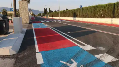 Benidorm reabre al tráfico rodado la avenida del Albir tras acabar las obras para duplicar el carril bici y mejorar la seguridad vial Benidorm reabre al tráfico rodado la avenida del Albir tras acabar las obras para duplicar el carril bici y mejorar la seguridad vial