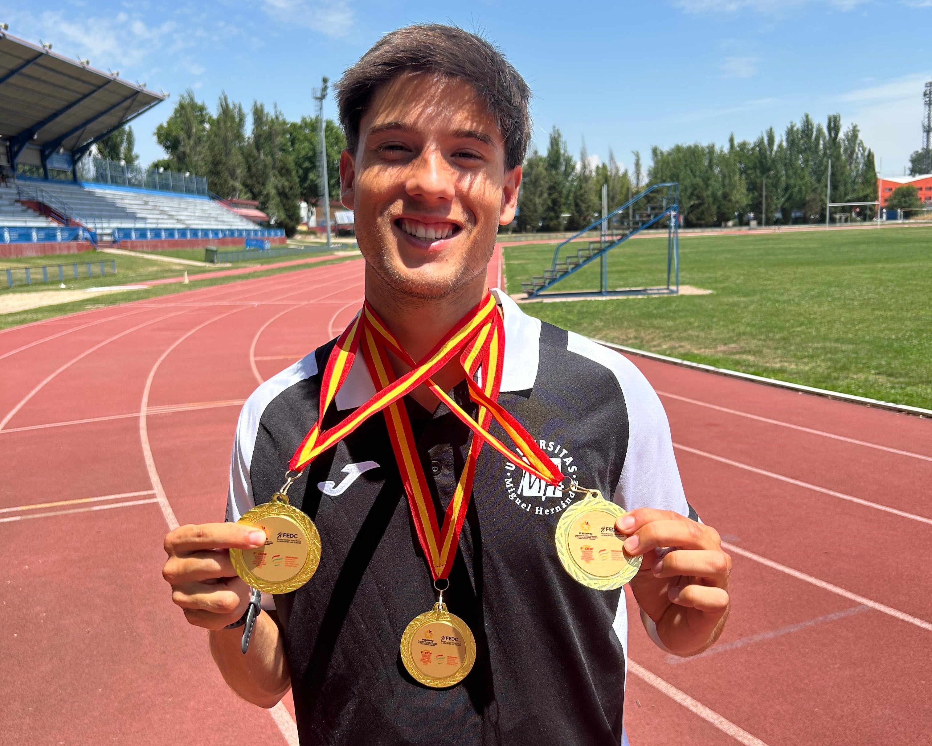 Héctor Martín, estudiante de la Universidad Miguel Hernández de Elche, bate tres récords internacionales como triple campeón de España Héctor Martín, estudiante de la Universidad Miguel Hernández de Elche, bate tres récords internacionales como triple campeón de España