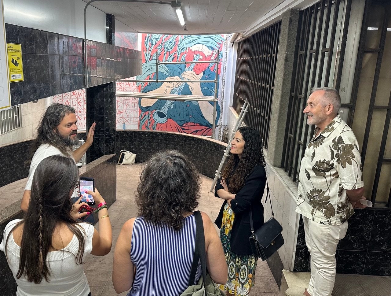 La concejalía de Xucventude transforma las galerías entre Rosalía de Castro y la rúa Nova de Abaixo en un "museo del arte urbana" La concejalía de Xucventude transforma las galerías entre Rosalía de Castro y la rúa Nova de Abaixo en un "museo del arte urbana"