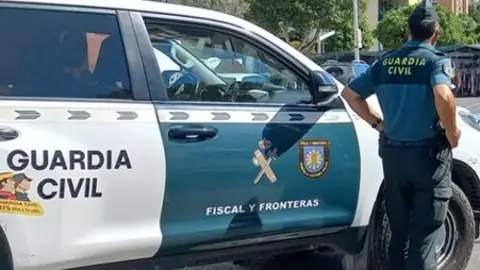 La Guardia Civil recupera las joyas sustraídas a una mujer de 89 años durante su ingreso en un hospital La Guardia Civil recupera las joyas sustraídas a una mujer de 89 años durante su ingreso en un hospital