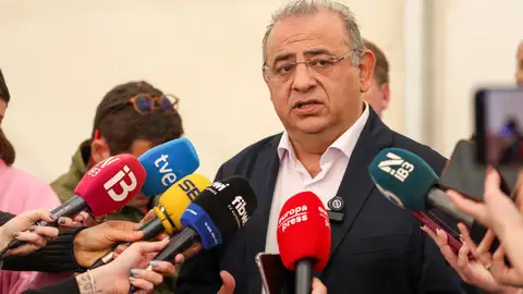 Delegación de Gobierno niega que se hayan superado las previsiones con la regularización de migrantes y asegura que habrá recursos Delegación de Gobierno niega que se hayan superado las previsiones con la regularización de migrantes y asegura que habrá recursos