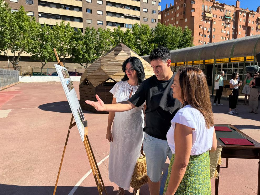 El colegio Alcoraz reconvierte su patio en un espacio más verde y adaptado al clima El colegio Alcoraz reconvierte su patio en un espacio más verde y adaptado al clima