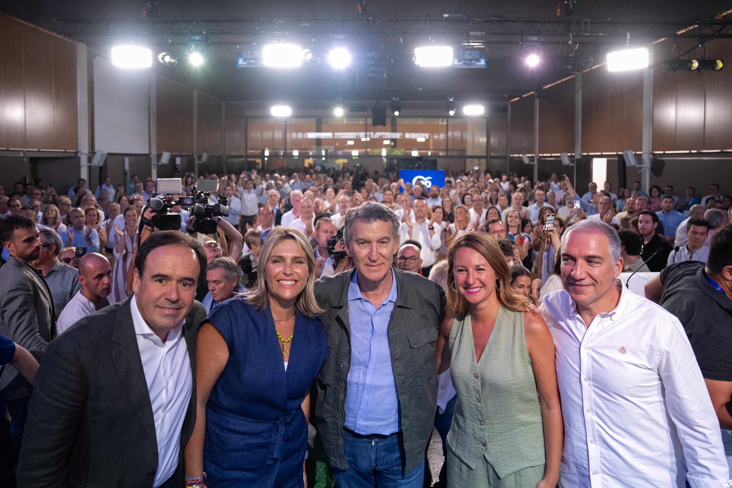 Feijóo defiende en Castellón una reforma de la financiación autonómica para la Comunitat Valenciana Feijóo defiende en Castellón una reforma de la financiación autonómica para la Comunitat Valenciana