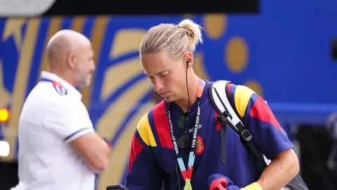 Marcos Llorente bajándose del autobús de la Selección Española en la Copa del Mundo 2026 Marcos Llorente bajándose del autobús de la Selección Española en la Copa del Mundo 2026