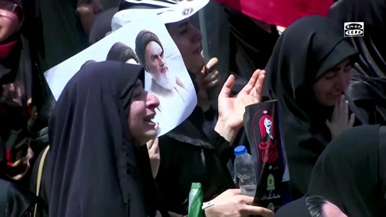 Cientos de miles de iraníes acuden en masa al funeral del líder supremo Alí Jamenei Cientos de miles de iraníes acuden en masa al funeral del líder supremo Alí Jamenei