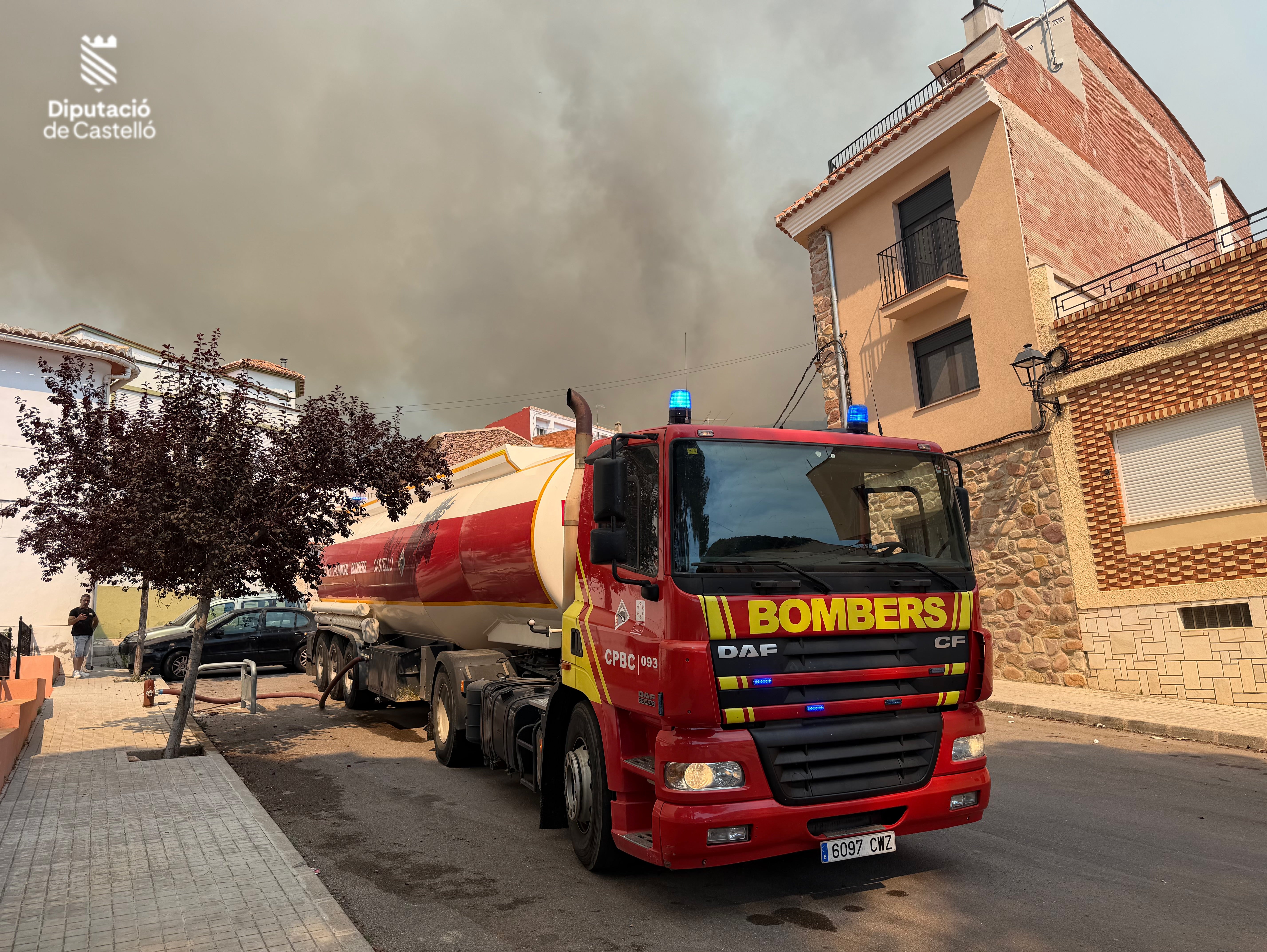 Barrachina apela a la coordinación y a la prudencia ante el incendio forestal de Soneja Barrachina apela a la coordinación y a la prudencia ante el incendio forestal de Soneja