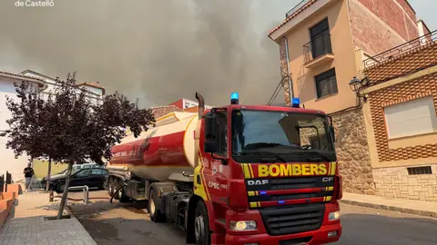 Barrachina apela a la coordinación y a la prudencia ante el incendio forestal de Soneja Barrachina apela a la coordinación y a la prudencia ante el incendio forestal de Soneja