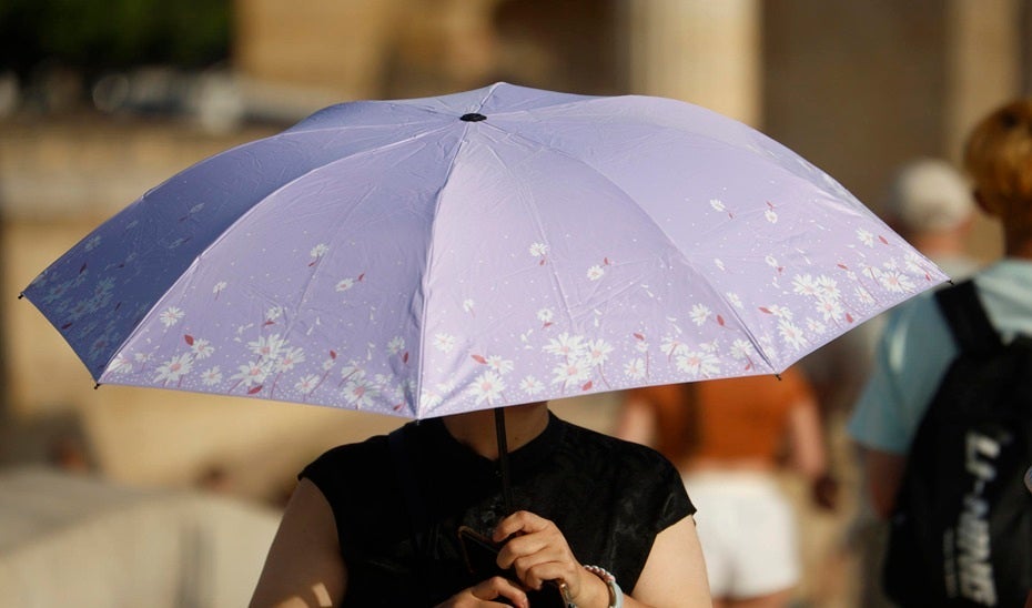 Castellón afronta una nueva ola de calor con noches de hasta 27 grados Castellón afronta una nueva ola de calor con noches de hasta 27 grados