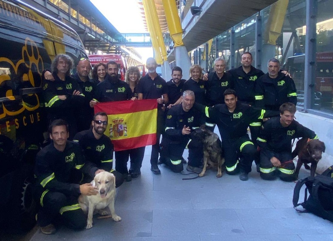 Algemesí recibe entre aplausos a IAE tras su misión de rescate en Venezuela. Algemesí recibe entre aplausos a IAE tras su misión de rescate en Venezuela.