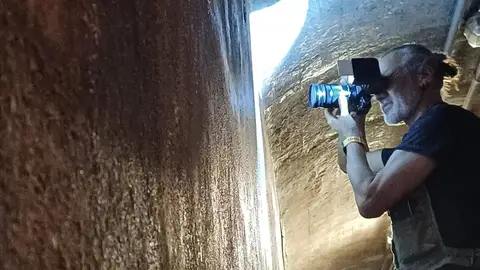 Los 72 grafitis históricos de los Refugios de Almería comienzan su restauración para frenar su deterioro Los 72 grafitis históricos de los Refugios de Almería comienzan su restauración para frenar su deterioro