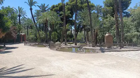 Estanque de patos del Parque Municipal de Elche. Estanque de patos del Parque Municipal de Elche.