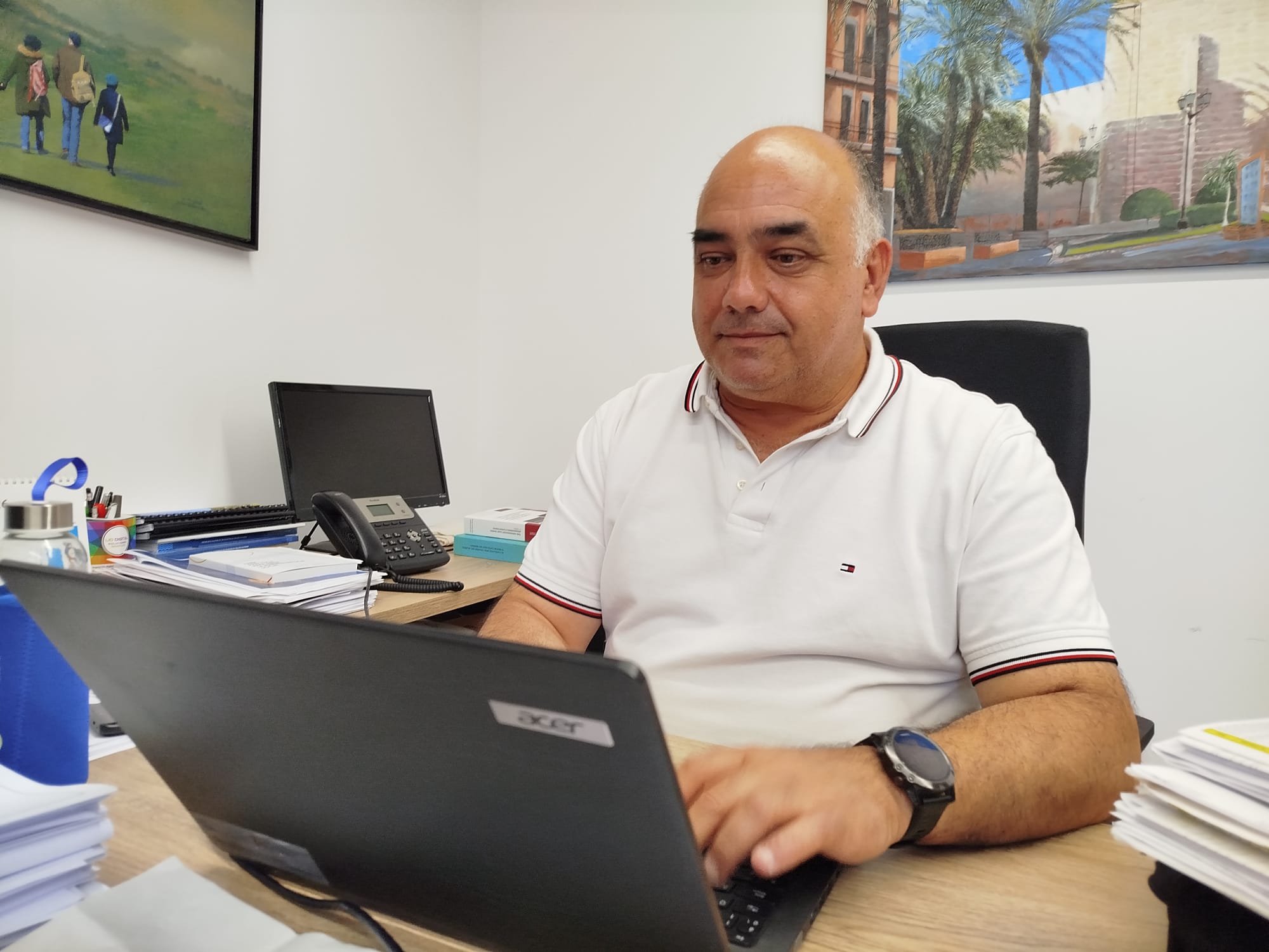 Víctor Valverde hace balance del incendio de vegetación en la Rambla de Orihuela costa y ofrece consejos para un verano seguro Víctor Valverde hace balance del incendio de vegetación en la Rambla de Orihuela costa y ofrece consejos para un verano seguro