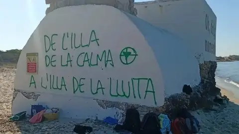 Prohens condena las pintadas vandálicas el día de la cadena humana: "Han tocado es Trenc" Prohens condena las pintadas vandálicas el día de la cadena humana: "Han tocado es Trenc"