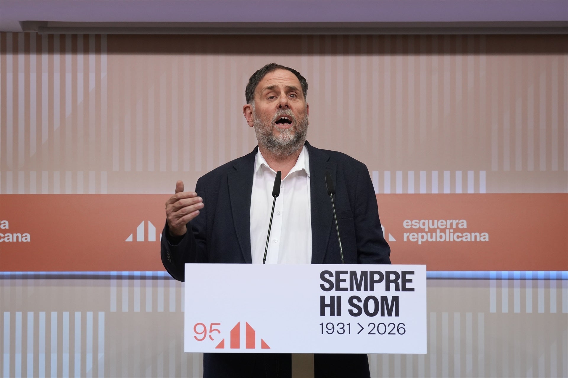 ERC pone precio a su apoyo al Gobierno y a los presupuestos de Sánchez: "Tiene que hacer realidad muchos de los compromisos" ERC pone precio a su apoyo al Gobierno y a los presupuestos de Sánchez: "Tiene que hacer realidad muchos de los compromisos"