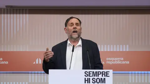 El líder de ERC, Oriol Junqueras, durante una rueda de prensa en la sede de ERC en Barcelona El líder de ERC, Oriol Junqueras, durante una rueda de prensa en la sede de ERC en Barcelona