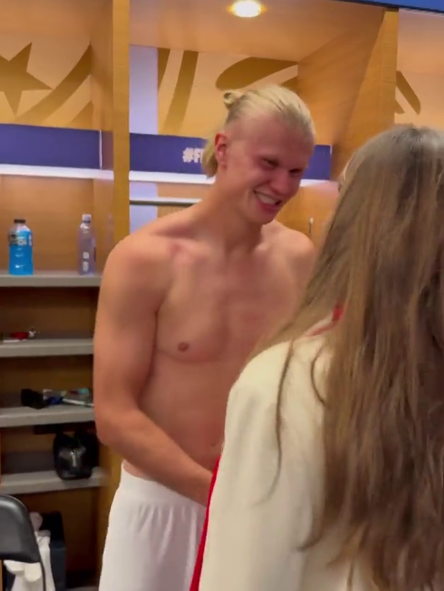 El viral abrazo de Haaland sin camiseta a la princesa Ingrid de Noruega tras la histórica eliminación de Brasil El viral abrazo de Haaland sin camiseta a la princesa Ingrid de Noruega tras la histórica eliminación de Brasil