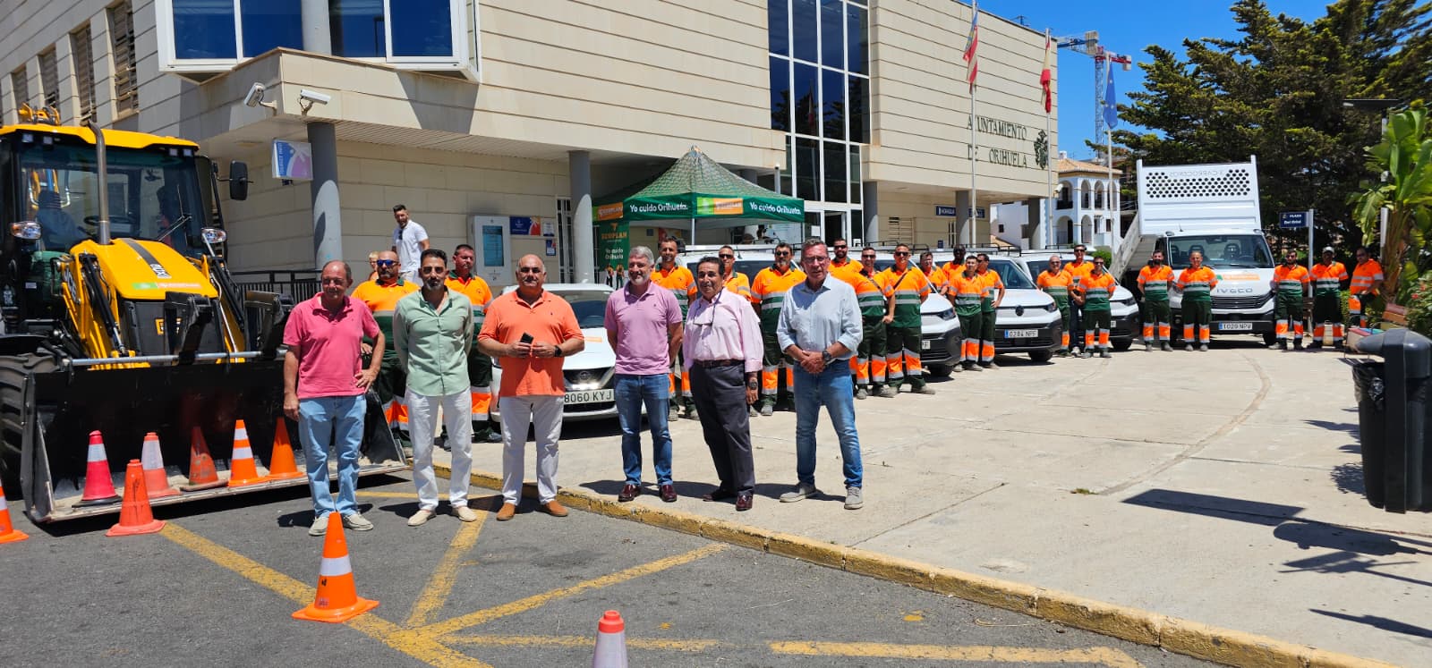 El Ayuntamiento de Orihuela refuerza los servicios de mantenimiento en la costa con la incorporación de cinco nuevos vehículos El Ayuntamiento de Orihuela refuerza los servicios de mantenimiento en la costa con la incorporación de cinco nuevos vehículos