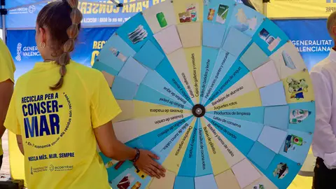 La campaña “Reciclar para ConserMar” llega este jueves y viernes a la playa Centro de Villajoyosa La campaña “Reciclar para ConserMar” llega este jueves y viernes a la playa Centro de Villajoyosa