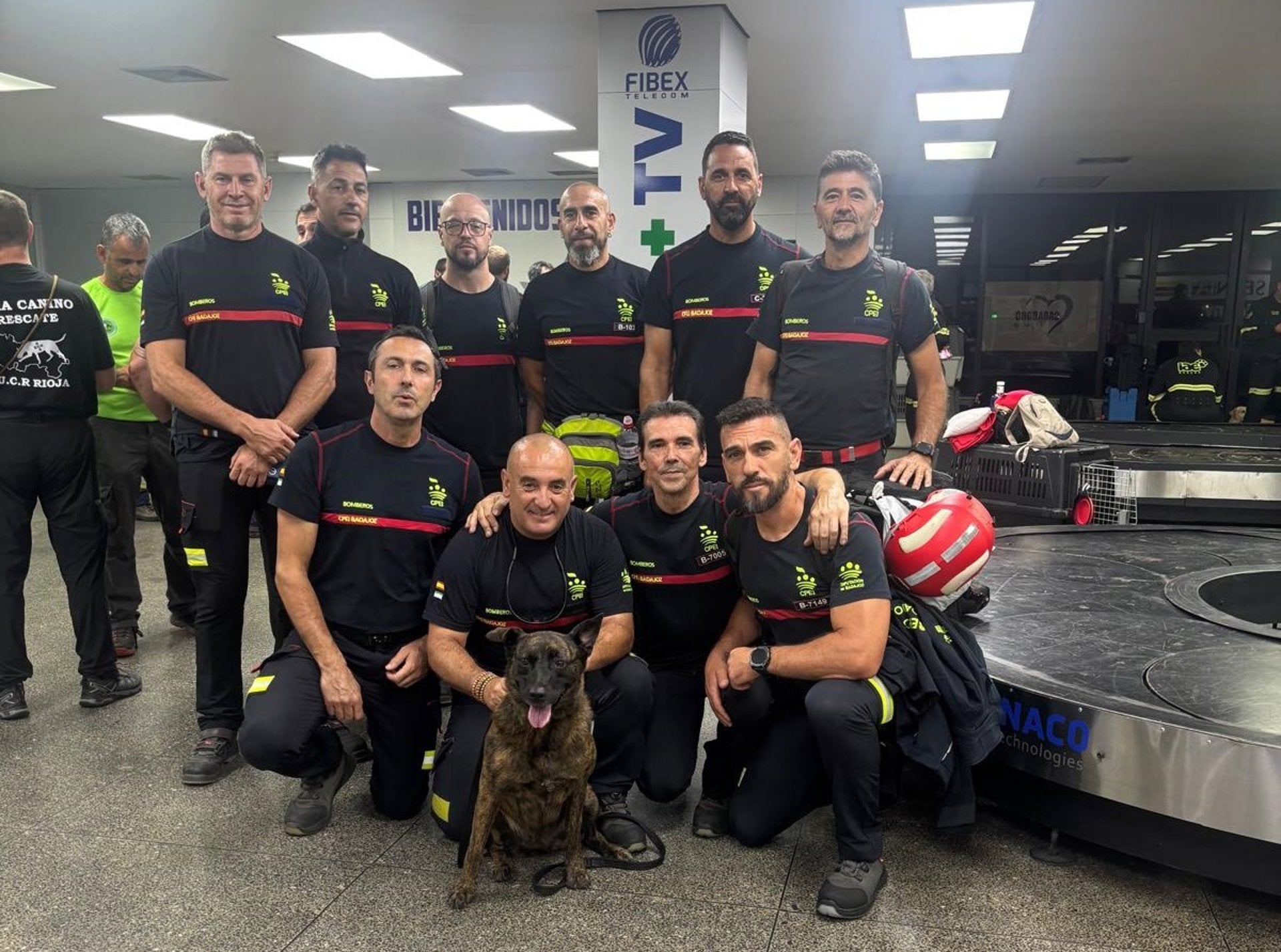 Regresan a España los diez bomberos de la Diputación de Badajoz que han colaborado en tareas de rescate en Venezuela Regresan a España los diez bomberos de la Diputación de Badajoz que han colaborado en tareas de rescate en Venezuela