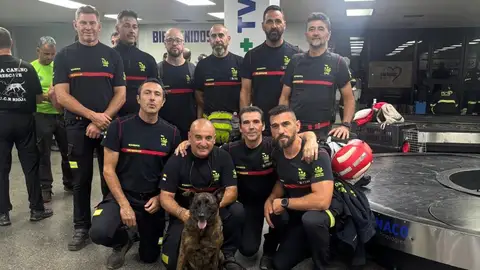 Regresan a España los diez bomberos de la Diputación de Badajoz que han colaborado en tareas de rescate en Venezuela Regresan a España los diez bomberos de la Diputación de Badajoz que han colaborado en tareas de rescate en Venezuela