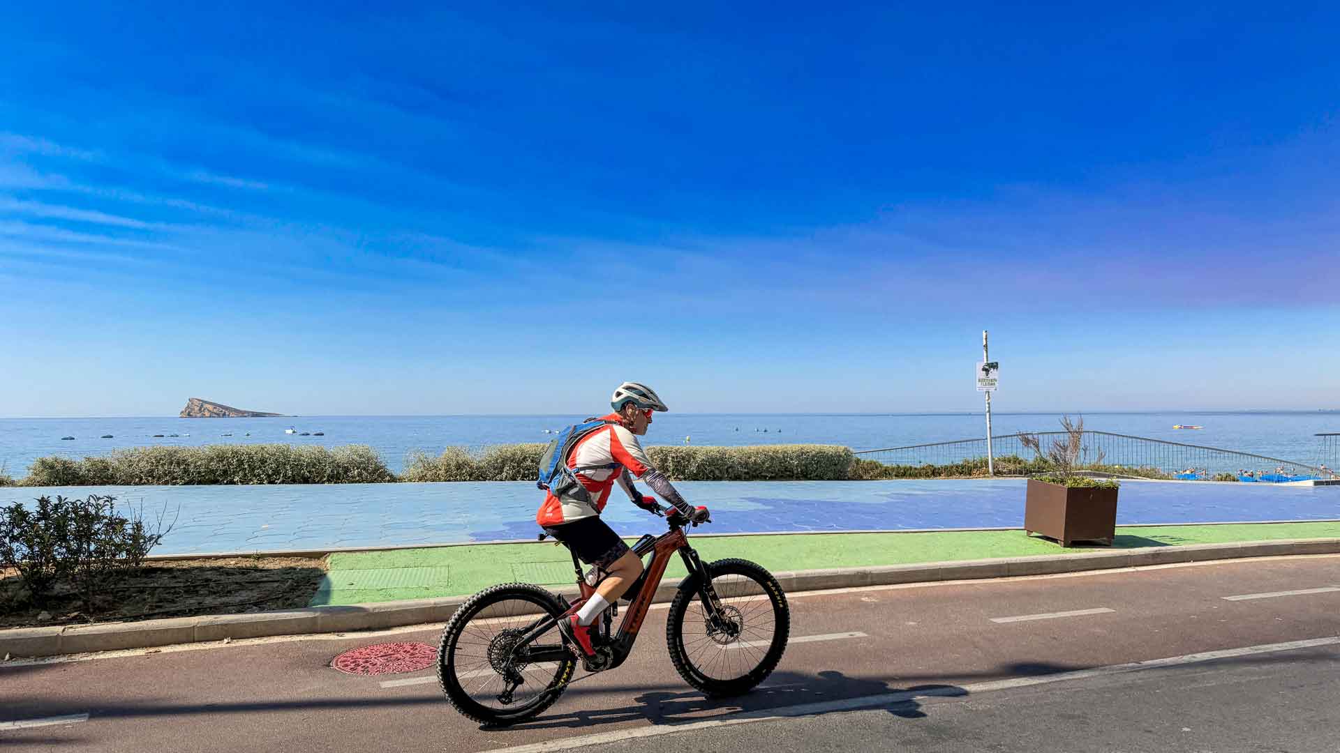 Benidorm recibe el sello ‘Más Bici’ de La Vuelta por su apuesta por la movilidad sostenible y la promoción del ciclismo en el día a día Benidorm recibe el sello ‘Más Bici’ de La Vuelta por su apuesta por la movilidad sostenible y la promoción del ciclismo en el día a día