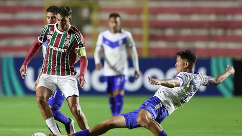 Augusto Héctor Seimandi, de San José, disputa un balón con Facundo Bernal, como jugador del Fluminense. Augusto Héctor Seimandi, de San José, disputa un balón con Facundo Bernal, como jugador del Fluminense.