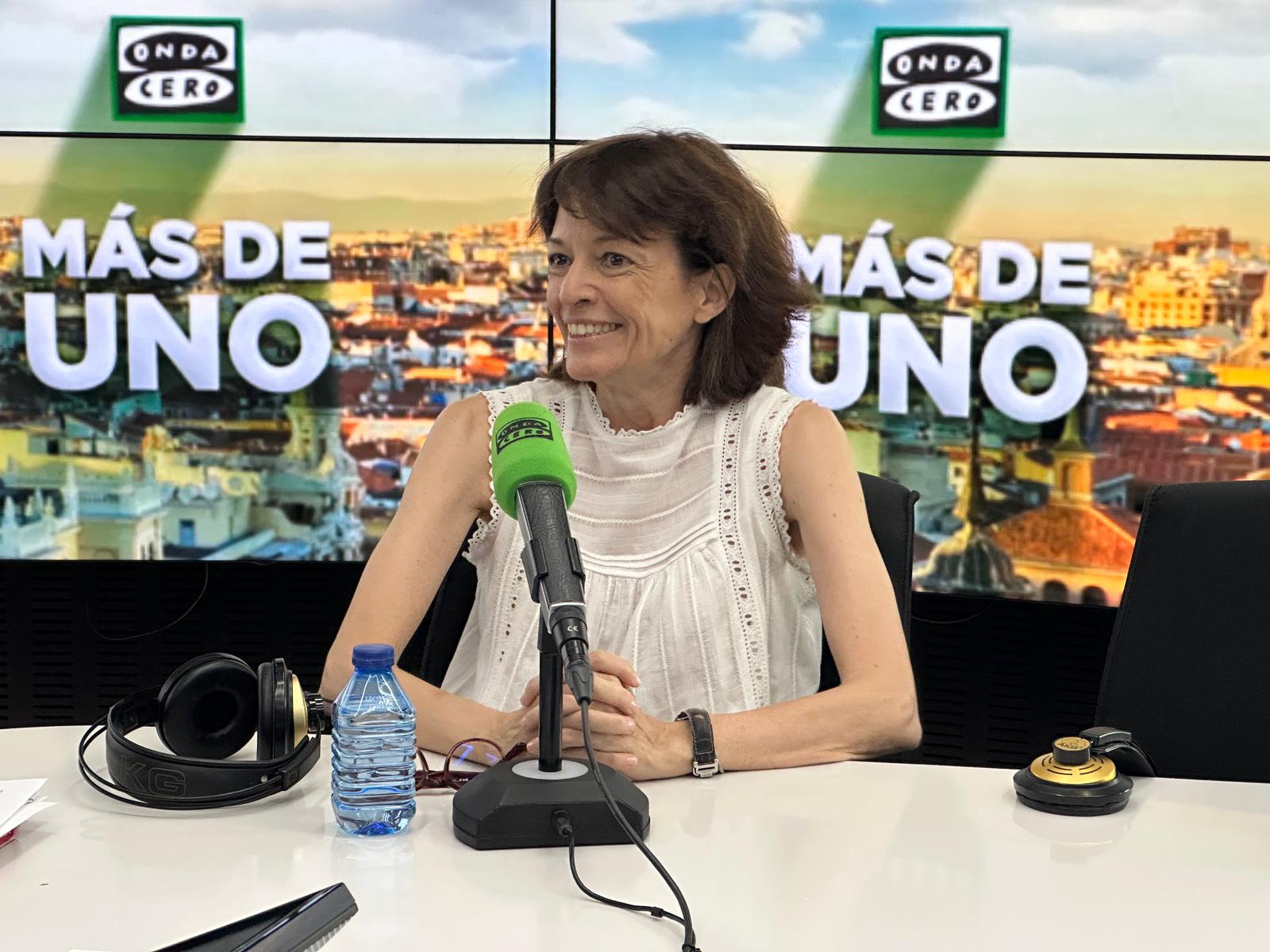 Paloma Bravo presenta 'Polis y cacos': "Para desarrollar una verdadera amistad, tienes que saber quién eres, y el colegio es tan cerrado y hostil que no sabes quién eres"