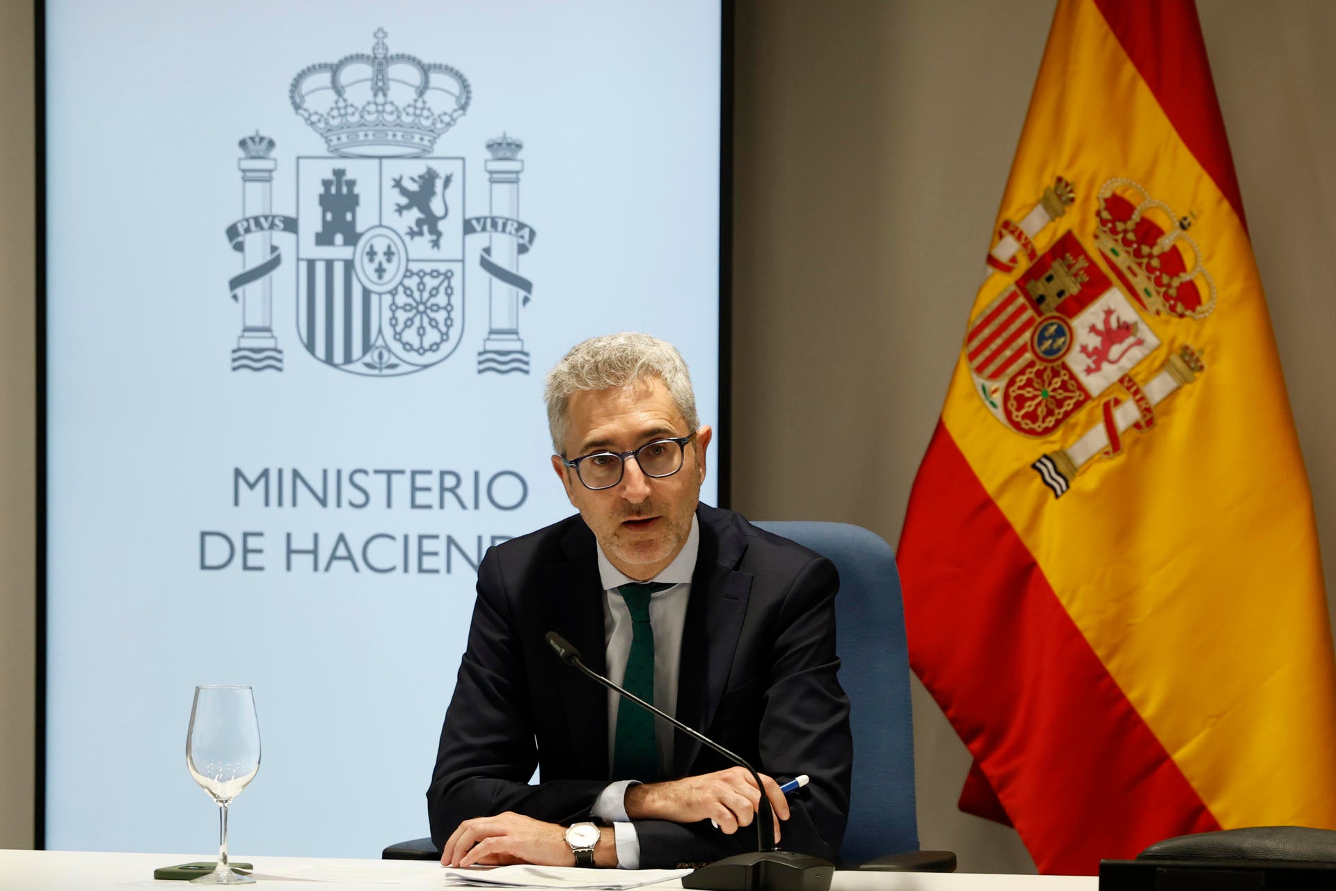 Hacienda anuncia que el Consejo de Ministros va a aprobar el techo de gasto y la senda de estabilidad presupuestaria Hacienda anuncia que el Consejo de Ministros va a aprobar el techo de gasto y la senda de estabilidad presupuestaria