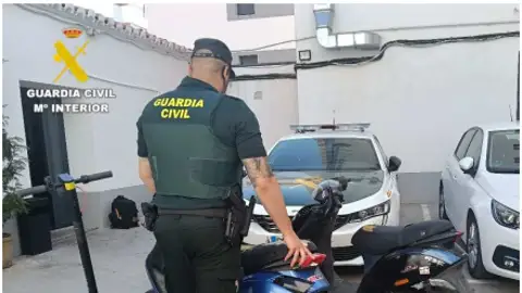 La Guardia Civil desarticula un grupo dedicado al hurto de ciclomotores La Guardia Civil desarticula un grupo dedicado al hurto de ciclomotores