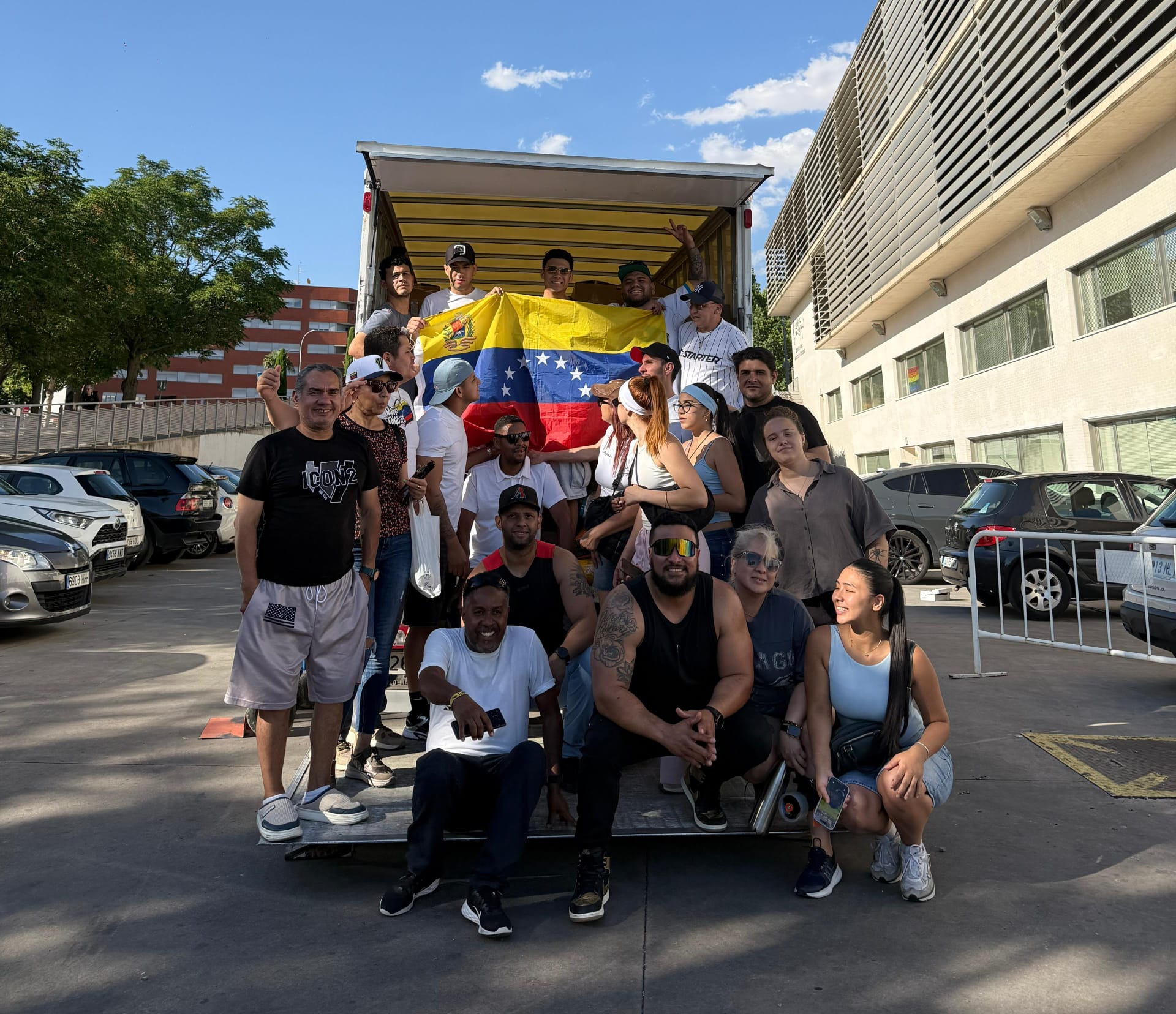 La Asociación Planeta Migrante envía a Venezuela desde Guadalajara casi 600 cajas de ayuda humanitaria La Asociación Planeta Migrante envía a Venezuela desde Guadalajara casi 600 cajas de ayuda humanitaria