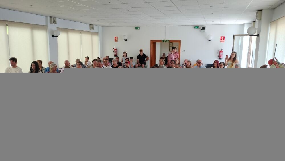 Publico asistente al acto de homenaje de los abuelos.
