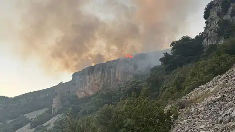 Imagen del fuego en la sierra de Guara Imagen del fuego en la sierra de Guara
